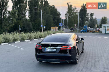 Лифтбек Tesla Model S 2014 в 