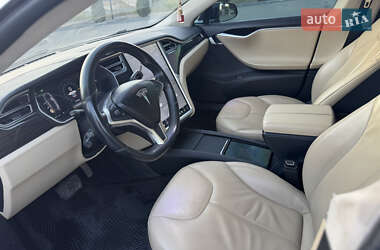 Лифтбек Tesla Model S 2014 в 