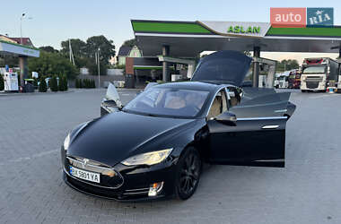 Лифтбек Tesla Model S 2014 в 