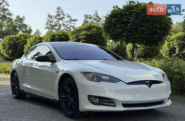 Ліфтбек Tesla Model S 2014 в 