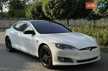 Ліфтбек Tesla Model S 2014 в 