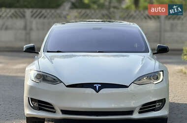 Ліфтбек Tesla Model S 2014 в 