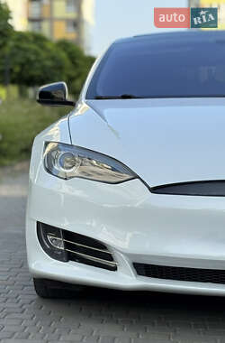 Ліфтбек Tesla Model S 2014 в 