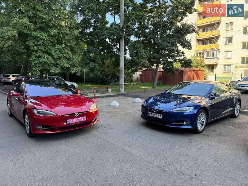 Ліфтбек Tesla Model S 2017 в Черкасах