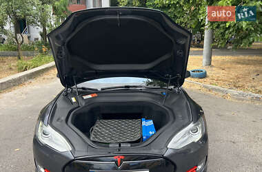 Ліфтбек Tesla Model S 2015 в 
