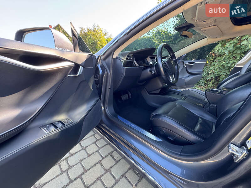 Лифтбек Tesla Model S 2017 в Одессе