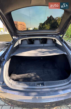Ліфтбек Tesla Model S 2017 в 
