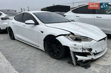 Ліфтбек Tesla Model S 2016 в Львові
