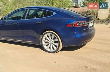 Лифтбек Tesla Model S 2017 в Ивано-Франковске