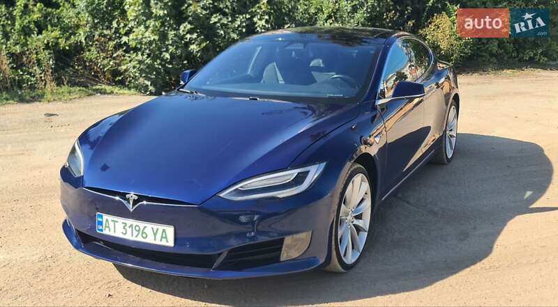 Лифтбек Tesla Model S 2017 в Ивано-Франковске