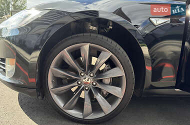 Лифтбек Tesla Model S 2013 в 