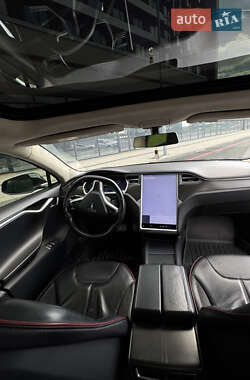 Лифтбек Tesla Model S 2013 в 