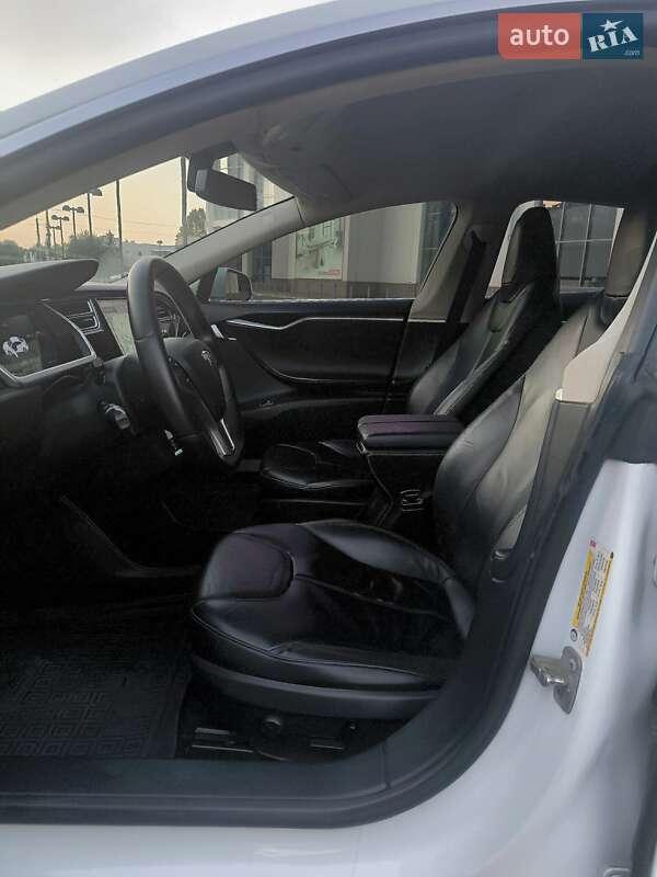 Лифтбек Tesla Model S 2014 в Днепре