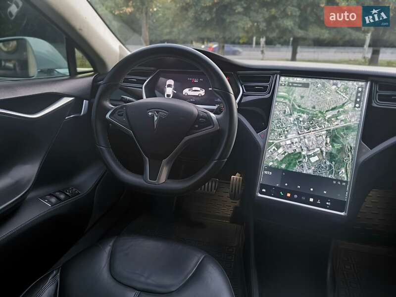 Лифтбек Tesla Model S 2014 в Днепре