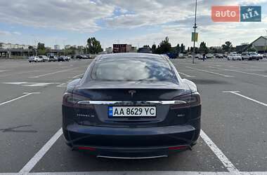 Ліфтбек Tesla Model S 2015 в 