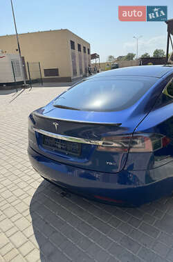 Лифтбек Tesla Model S 2016 в 