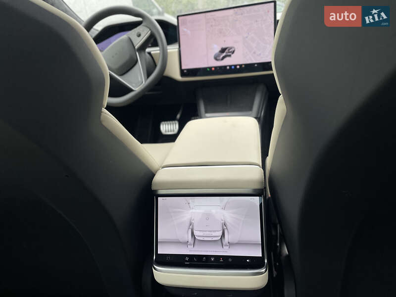 Лифтбек Tesla Model S 2024 в Львове