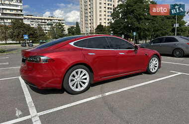 Лифтбек Tesla Model S 2017 в 