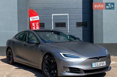 Tesla Model S 2019