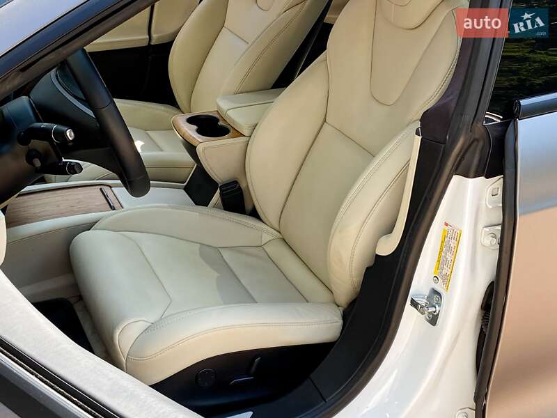 Ліфтбек Tesla Model S 2019 в Києві