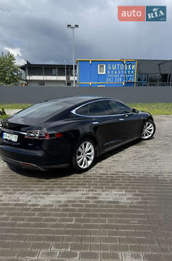 Ліфтбек Tesla Model S 2015 в Києві