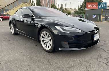 Ліфтбек Tesla Model S 2016 в 
