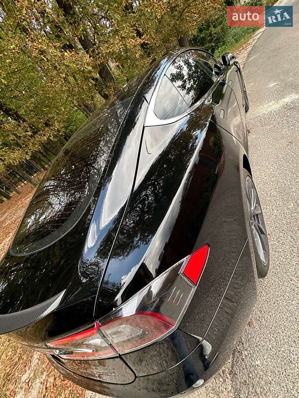Ліфтбек Tesla Model S 2020 в Києві