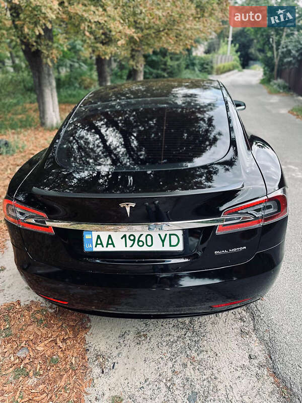 Ліфтбек Tesla Model S 2020 в Києві