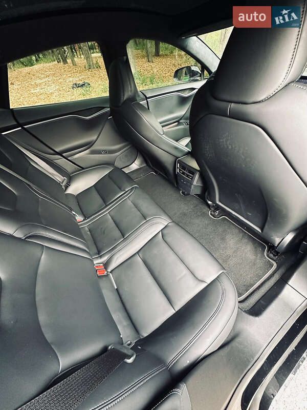 Ліфтбек Tesla Model S 2020 в Києві