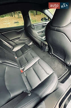 Ліфтбек Tesla Model S 2020 в 