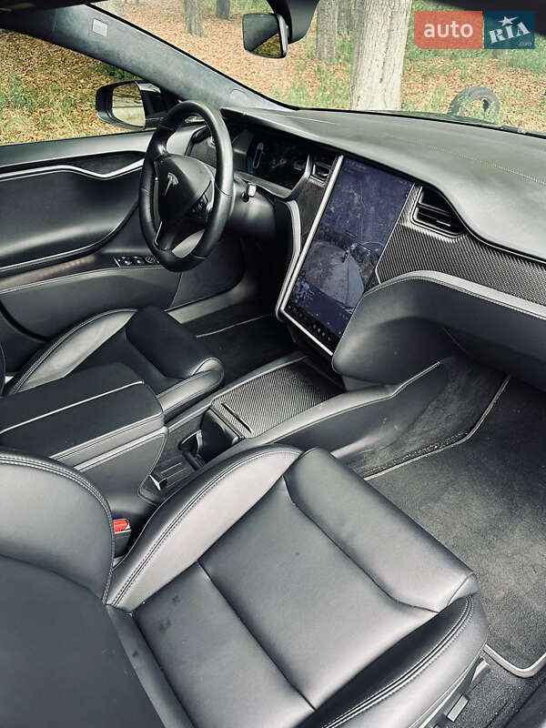 Ліфтбек Tesla Model S 2020 в Києві