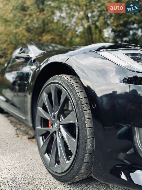 Ліфтбек Tesla Model S 2020 в Києві