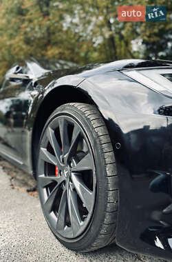 Ліфтбек Tesla Model S 2020 в 