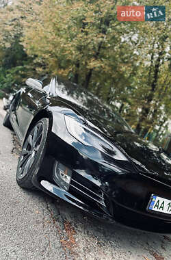 Tesla Model S 2020