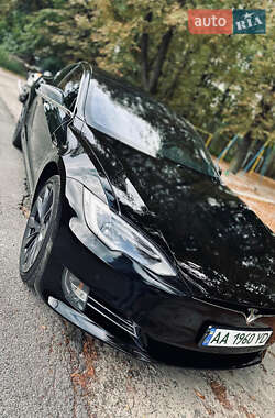 Ліфтбек Tesla Model S 2020 в 