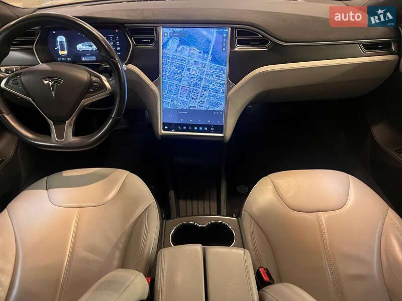 Ліфтбек Tesla Model S 2015 в Києві
