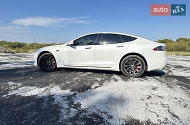 Лифтбек Tesla Model S 2016 в Черкассах