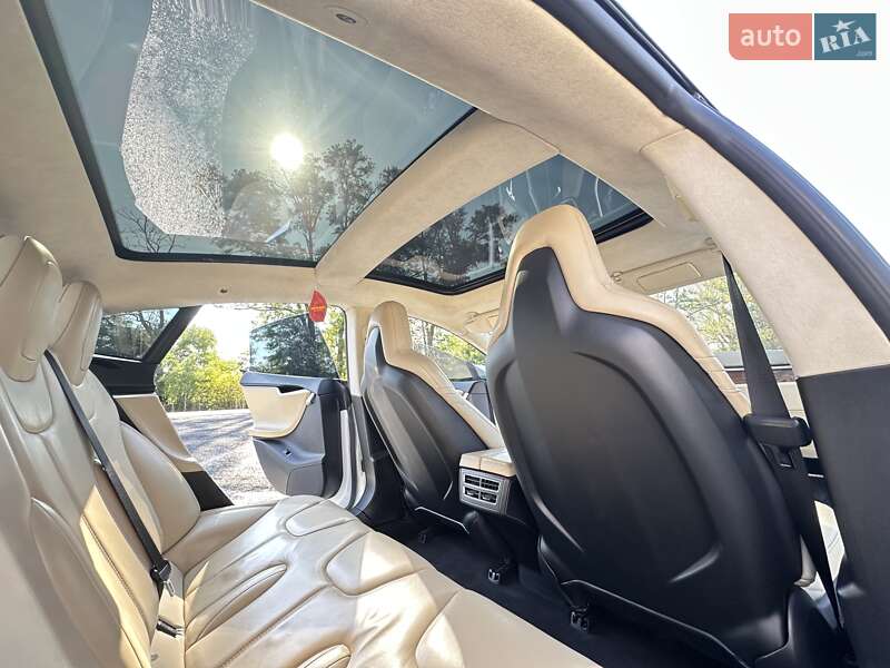 Лифтбек Tesla Model S 2016 в Черкассах фото 33 Лифтбек Tesla Model S 2016 в Черкассах