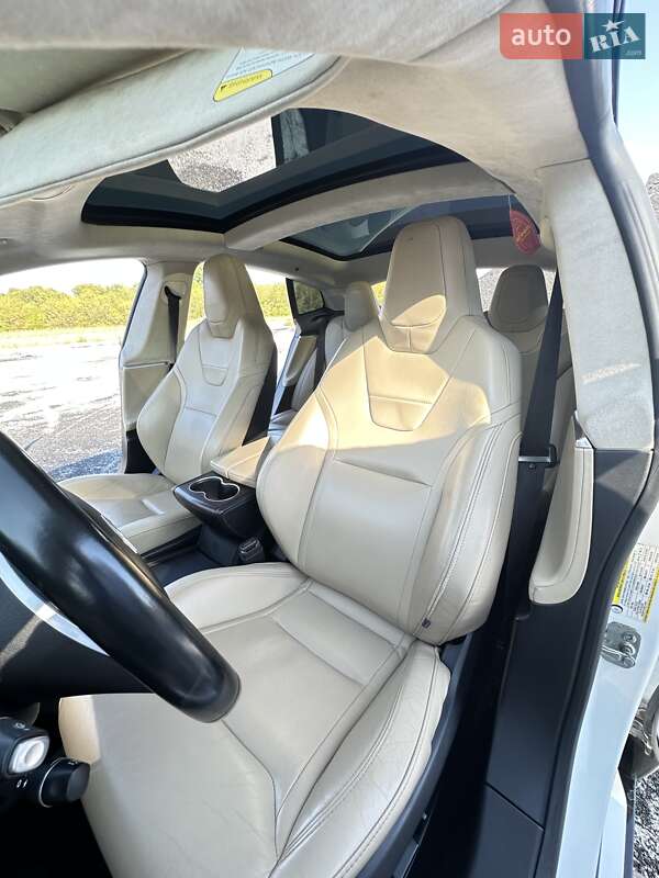 Лифтбек Tesla Model S 2016 в Черкассах фото 40 Лифтбек Tesla Model S 2016 в Черкассах