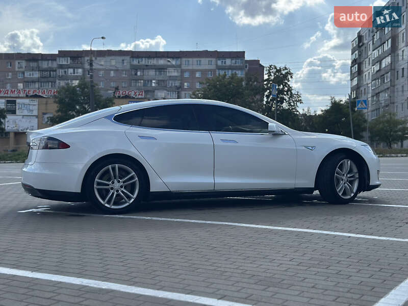 Ліфтбек Tesla Model S 2012 в Сумах