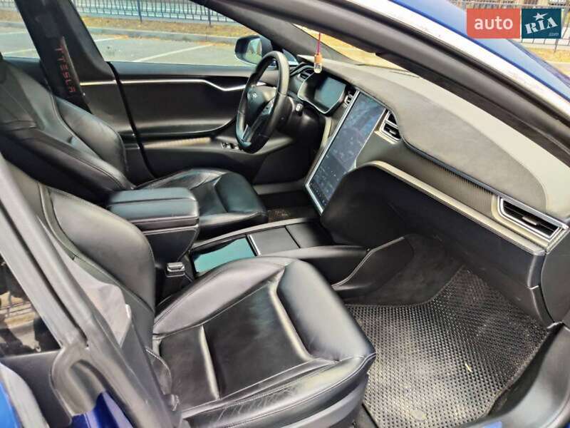 Ліфтбек Tesla Model S 2015 в Києві