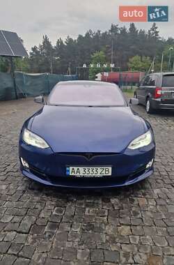 Tesla Model S 2015