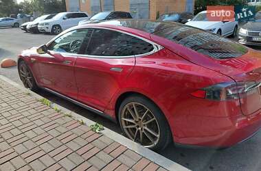 Лифтбек Tesla Model S 2013 в 