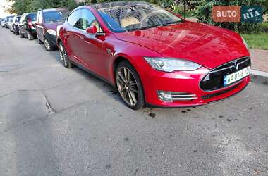 Tesla Model S 2013