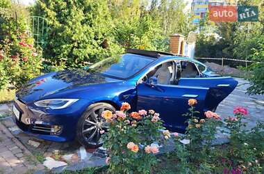 Ліфтбек Tesla Model S 2016 в 