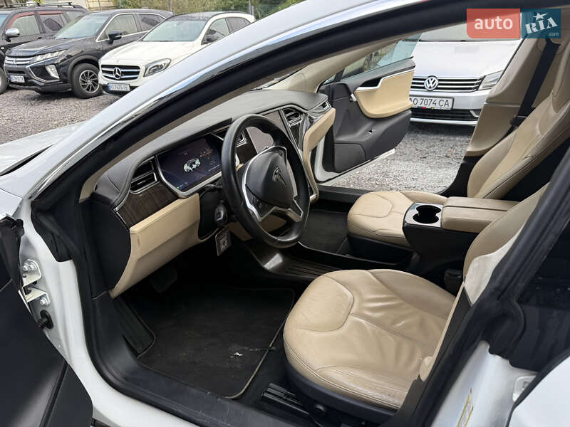 Лифтбек Tesla Model S 2013 в Львове