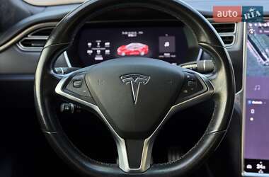 Лифтбек Tesla Model S 2017 в 