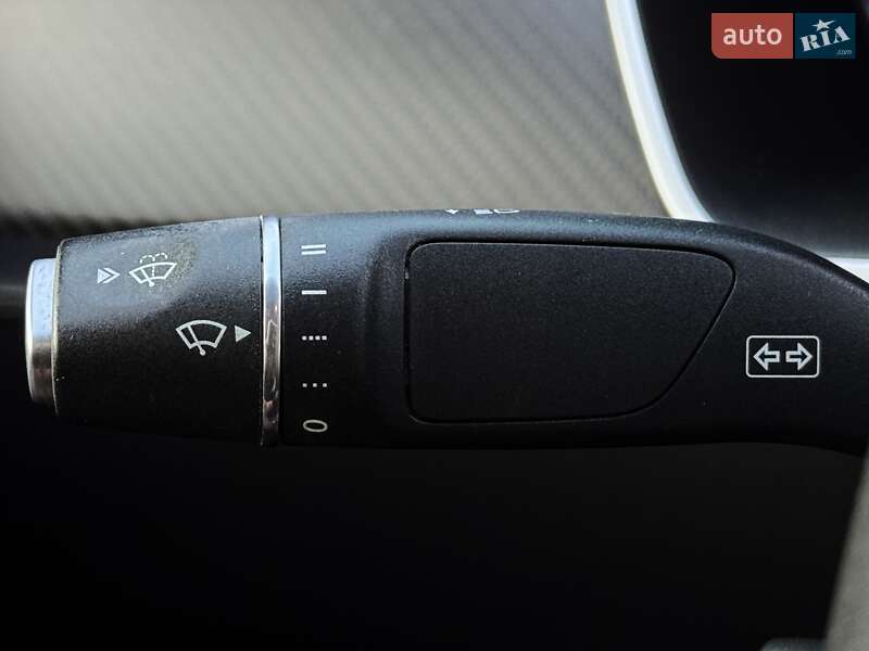 Лифтбек Tesla Model S 2017 в Днепре фото 28 Лифтбек Tesla Model S 2017 в Днепре