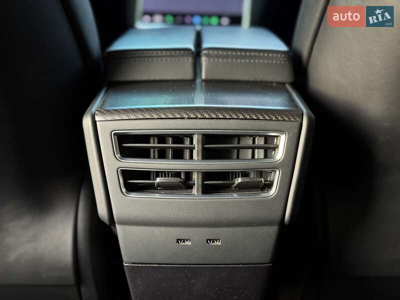 Лифтбек Tesla Model S 2017 в Днепре фото 46 Лифтбек Tesla Model S 2017 в Днепре