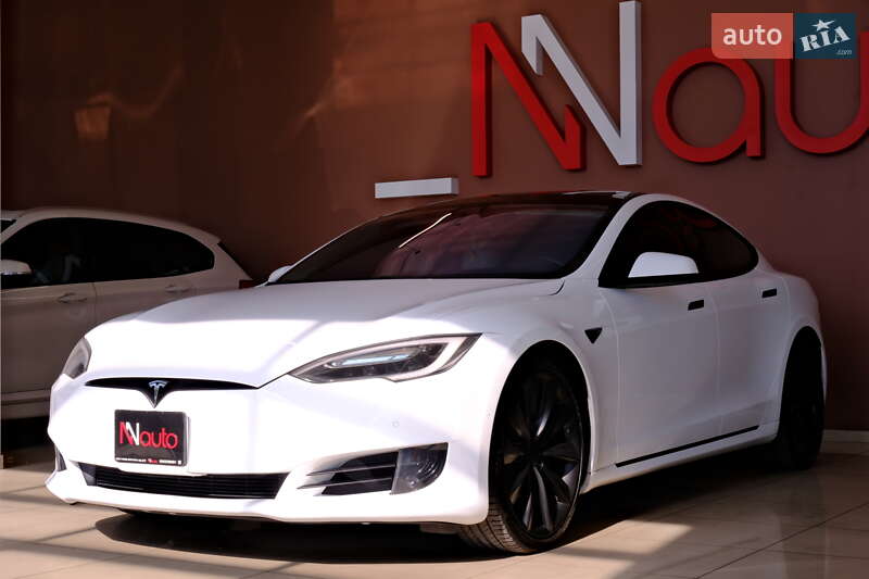 Ліфтбек Tesla Model S 2016 в Одесі